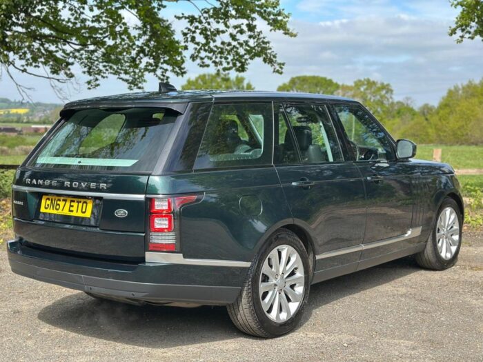 Range Rover 3.0 TD V6 Vogue Auto 4WD Euro 6 (s/s) 5dr - Image 5
