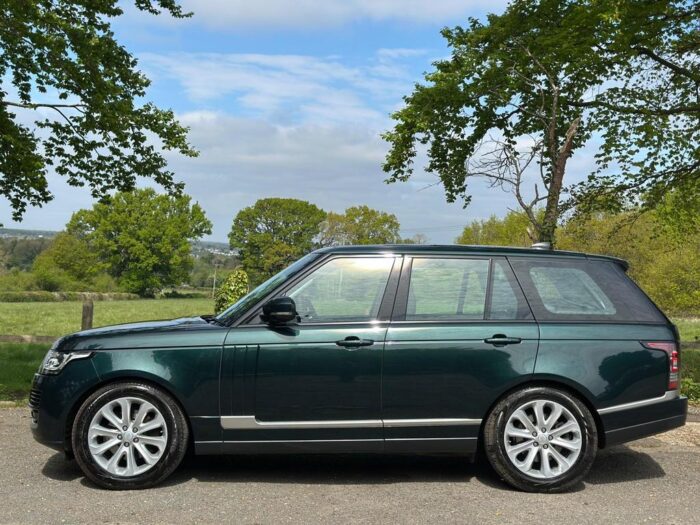 Range Rover 3.0 TD V6 Vogue Auto 4WD Euro 6 (s/s) 5dr - Image 8